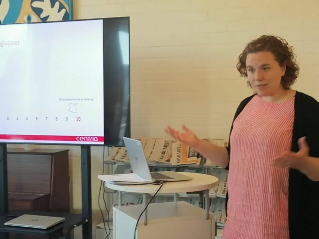 På gårdagens föreningskväll inspirerades deltagarna av Pernilla Howard från Yrkeshögskolan Centria som berättade om vikten av tydlig och positiv marknadsföring och kommunikation samt olika möjligheter till samarbete mellan föreningar. Tack till Pernilla och alla som deltog i kvällen! 😊
Kvällen ordnades av kommunens välfärd och bibliotek / projektet Medborgarjuryn i Korsnäs