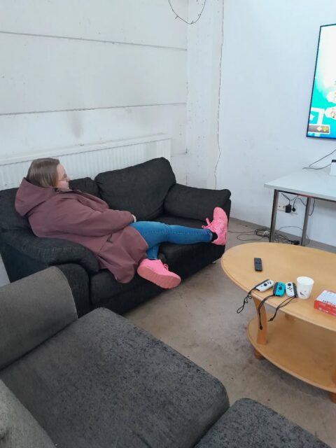 Tack Urban och Jessica för den "nygamla" soffan vi fick till verkstan 🙏😄