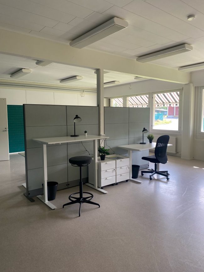 Skrivbord/Työpöytä Skrivbord/Työpöytä