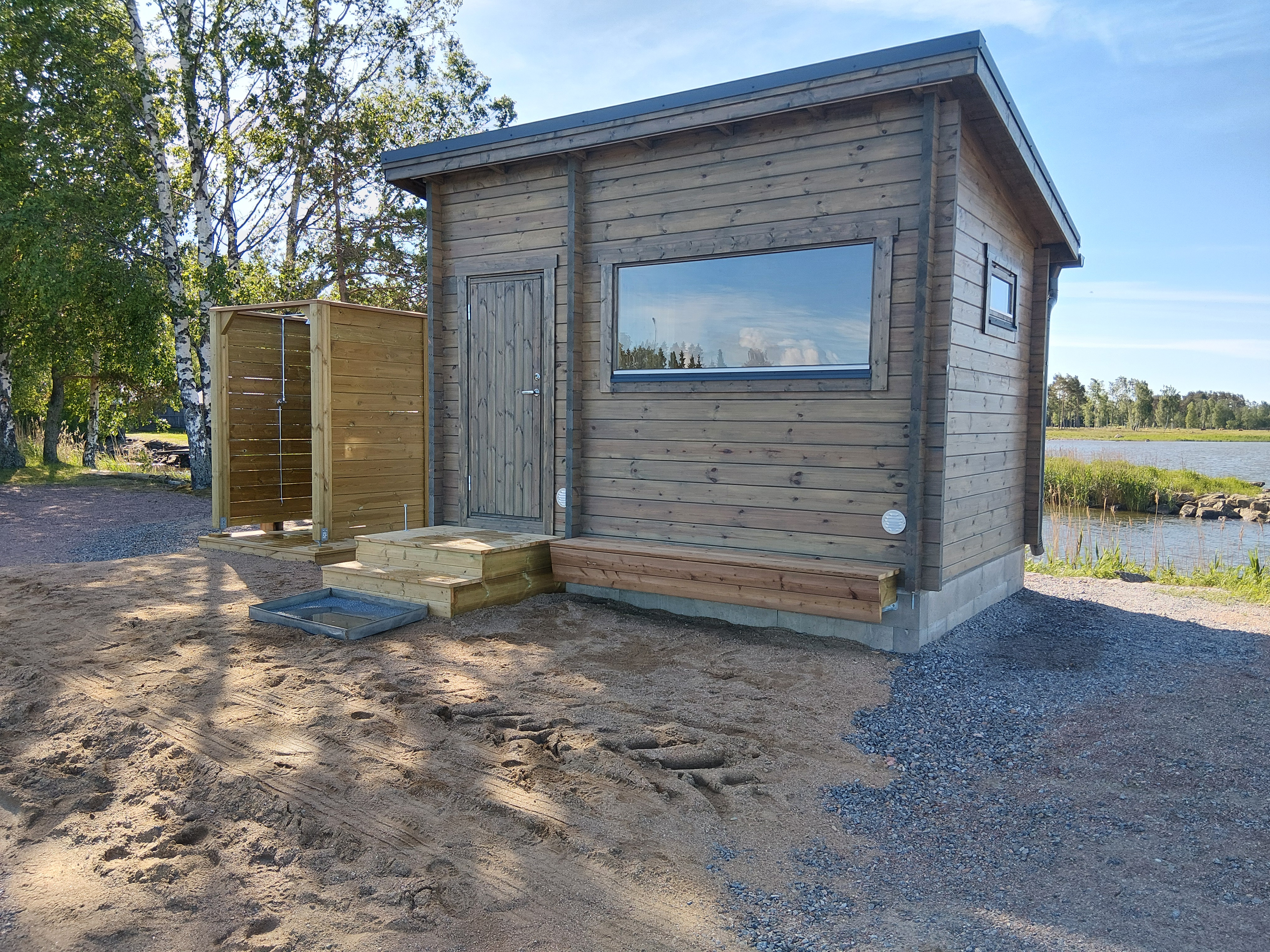 Den nya bastun vid Harrström simstrand är öppen